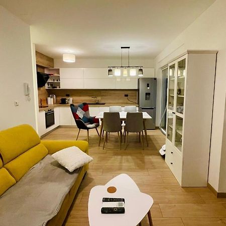 Alida Valli Apartment Kaštela Екстериор снимка