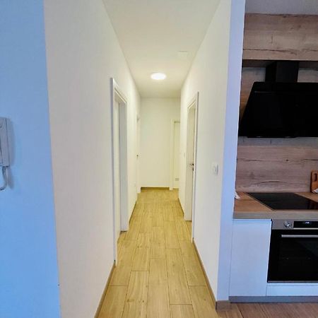 Alida Valli Apartment Kaštela Екстериор снимка