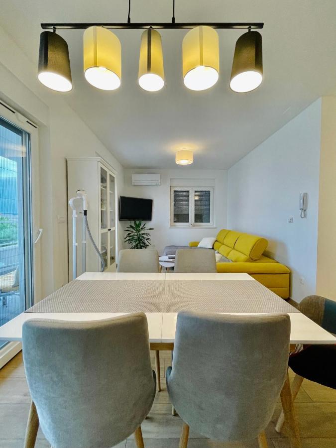 Alida Valli Apartment Kaštela Екстериор снимка