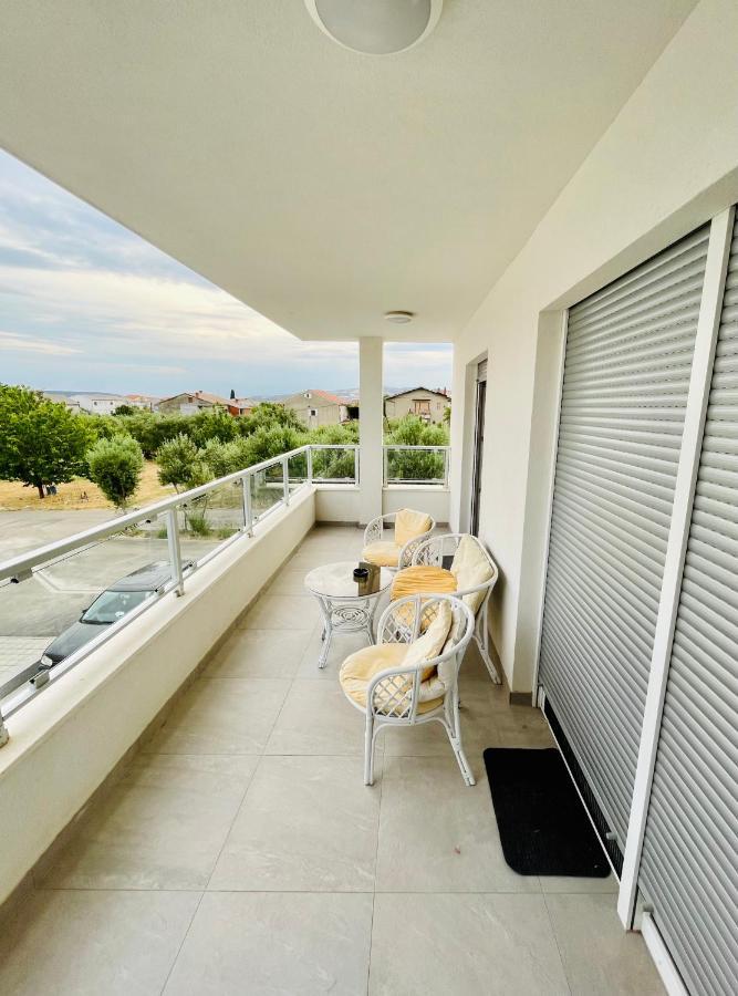 Alida Valli Apartment Kaštela Екстериор снимка