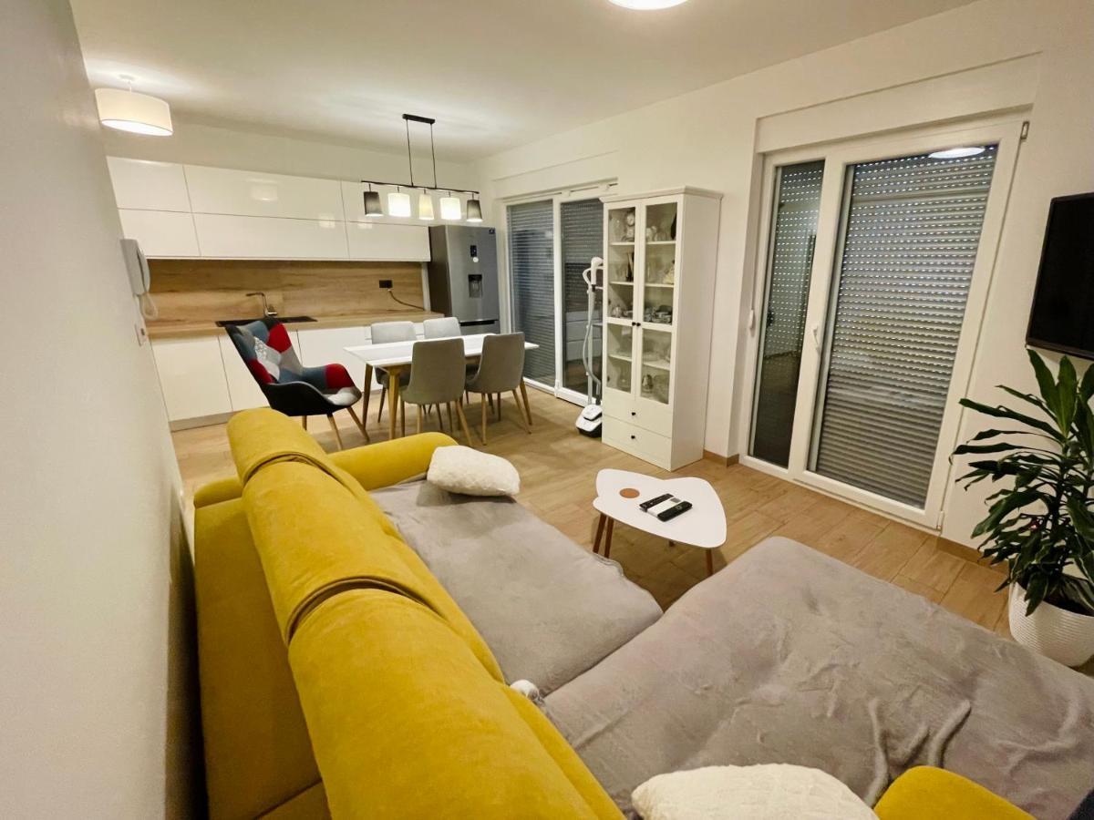 Alida Valli Apartment Kaštela Екстериор снимка