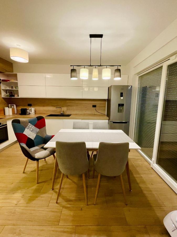Alida Valli Apartment Kaštela Екстериор снимка